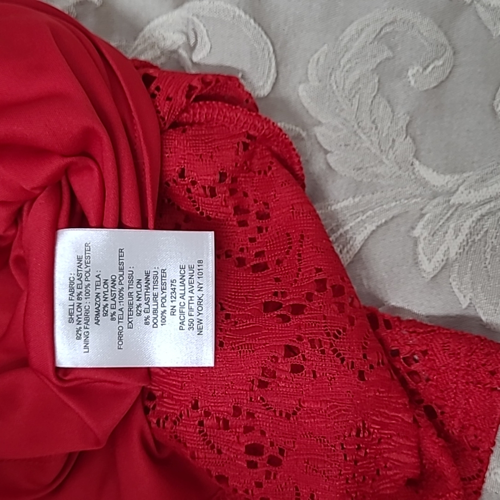 NWT Red Floral Lace Sleeveless Peplum Top Ellen Tracy Size Medium - Picture 14 of 15